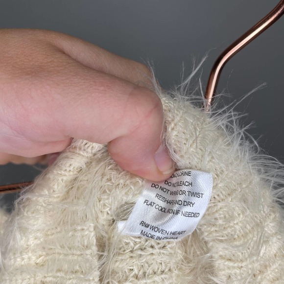 Woven Heart Pullover Long Sleeve Red Flower Embroidered Sweater Small - Picture 7 of 7